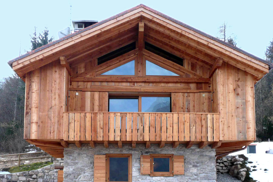 Renovation of old mountain house in larch