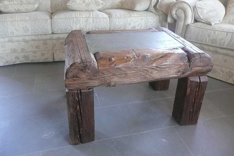 Coffee table in old wood and stone